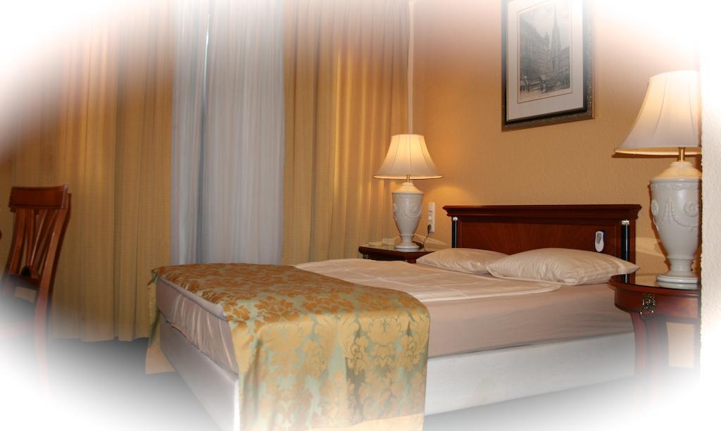 Hotel Am See Eschenbach in der Oberpfalz Room photo